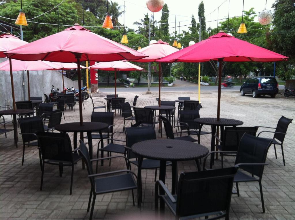 Hotel Paramount Biringkanya Esterno foto